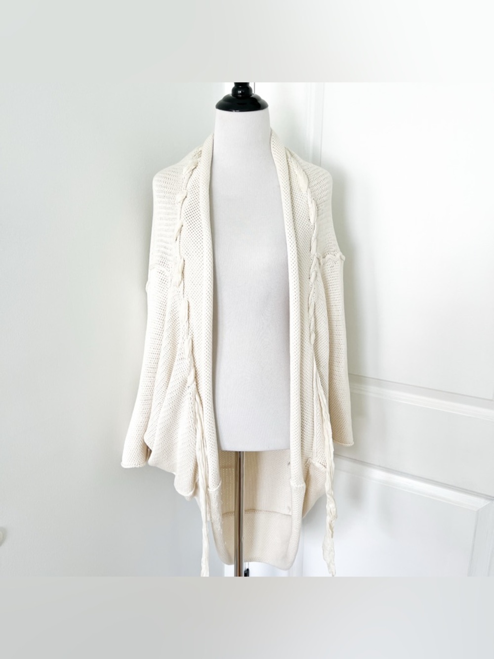 BRAEZ Open-Front Cream Knit Cardigan with Braided Trim - S/M